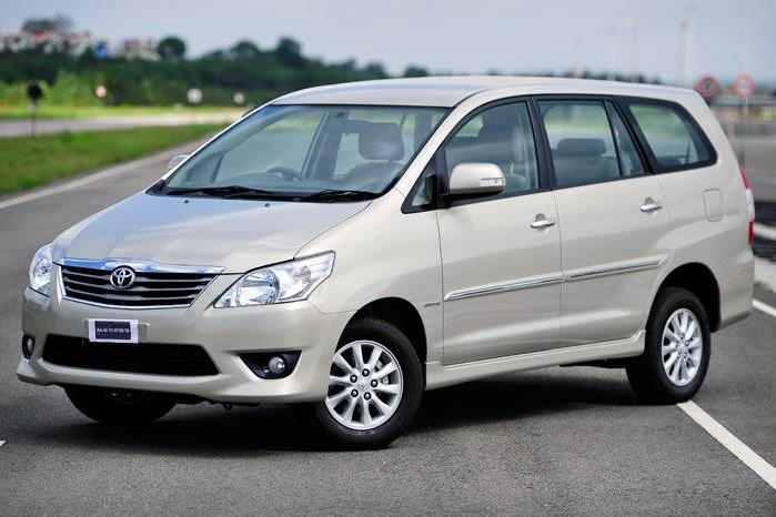 Toyota Innova (6+1 Seater)